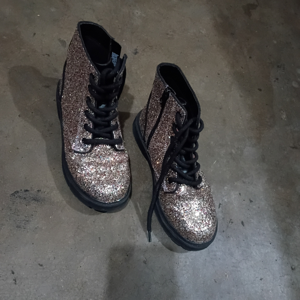 art class Glitter Lace-Up Ankle Boots in Rose Gold